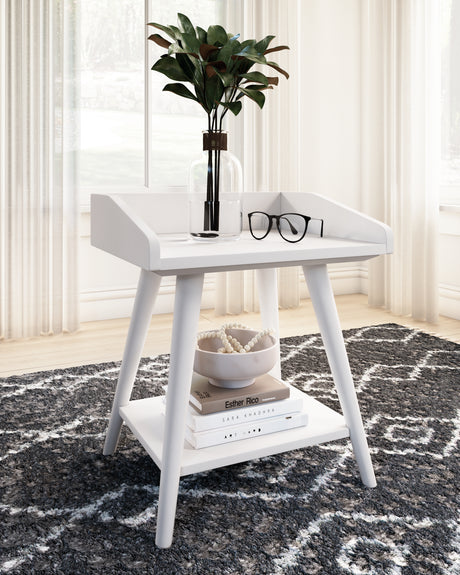 Furniture City - MS - Ashley Furniture - Blariden Accent Table - Accent Table / White - A4000367