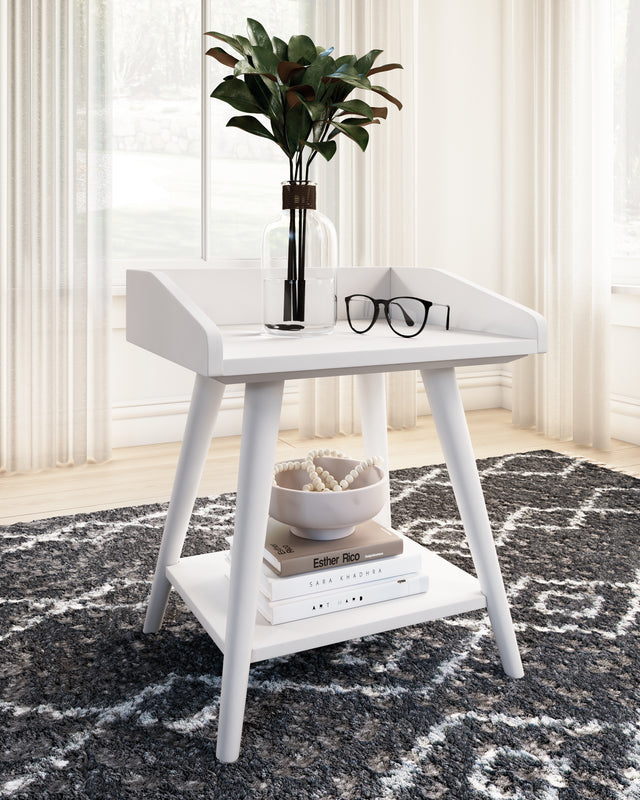 Furniture City - MS - Ashley Furniture - Blariden Accent Table - Accent Table / White - A4000367