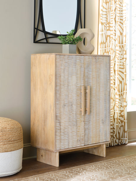 Furniture City - MS - Ashley Furniture - Dallinbury Accent Cabinet - Accent Cabinet / Natural/White Wash - A4000696