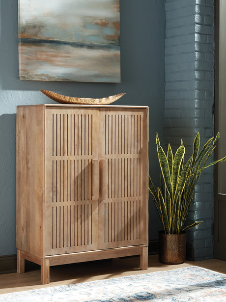 Furniture City - MS - Ashley Furniture - Pellamour Bar Cabinet - Bar Cabinet / Natural Brown - A4000698