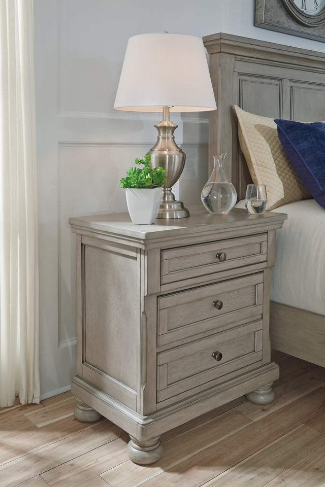 Furniture City - MS - Ashley Furniture - Lettner Bedroom - King Panel Bed / Light Gray - B733B6