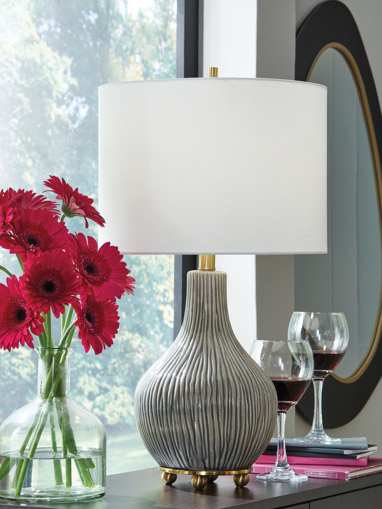 Furniture City - MS - Ashley Furniture - Judlen Lighting - Ceramic Table Lamp (1/CN) / Gray/Gold Finish - L100844