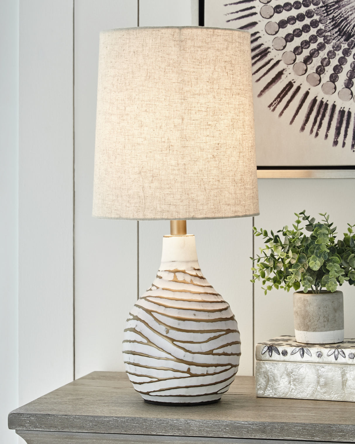 Furniture City - MS - Ashley Furniture - Aleela Lighting - Table Lamp (Set of 2) / White/Gold Finish - L204194X2