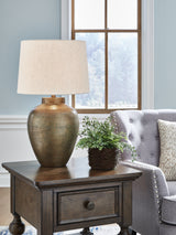 Furniture City - MS - Ashley Furniture - Madney Lighting - 2-Piece Lamp Set / Antique Gold Finish - L207494X2