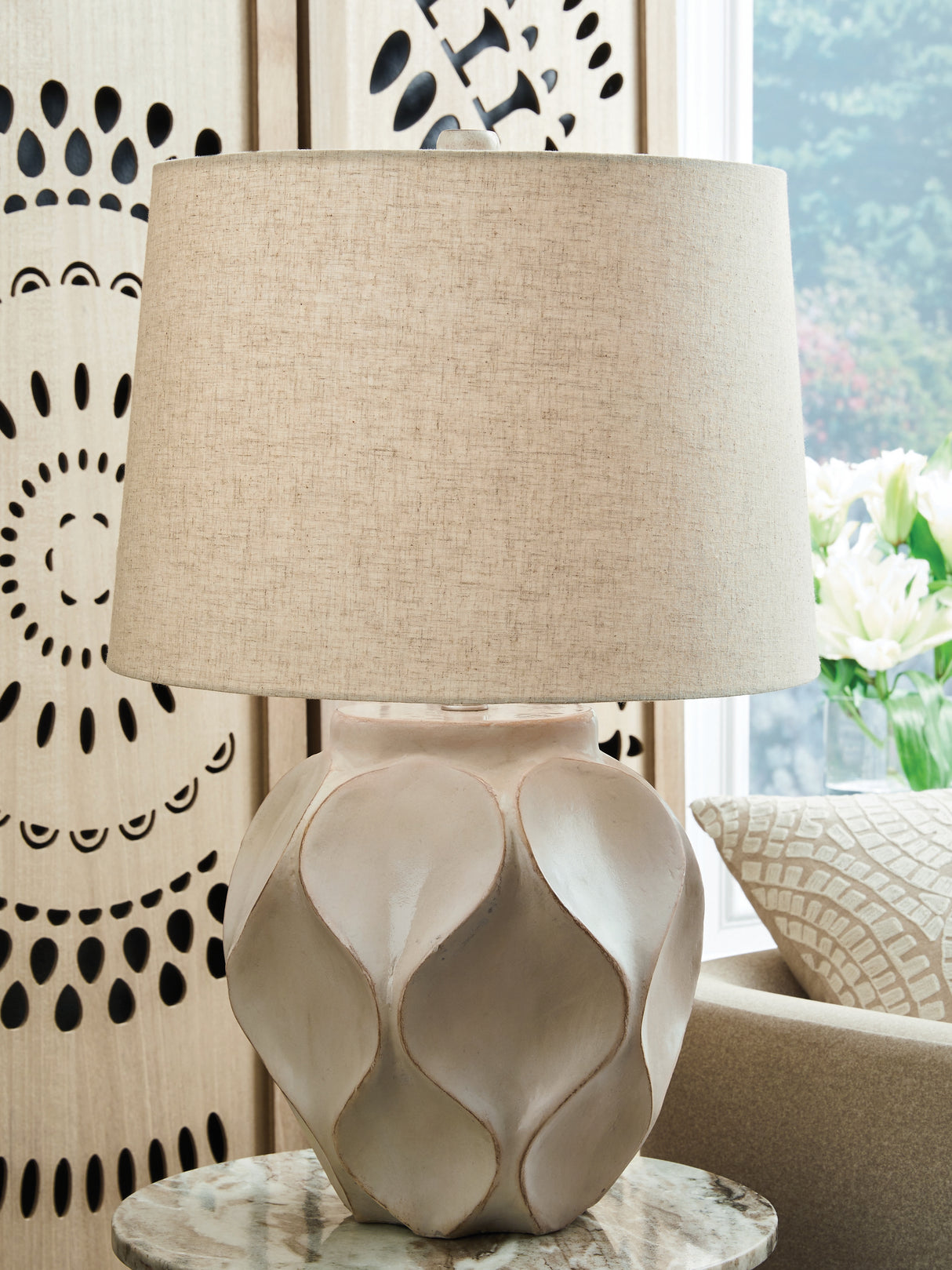 Furniture City - MS - Ashley Furniture - Edselham Lighting - Paper Table Lamp (1/CN) / Distressed Cream - L235974