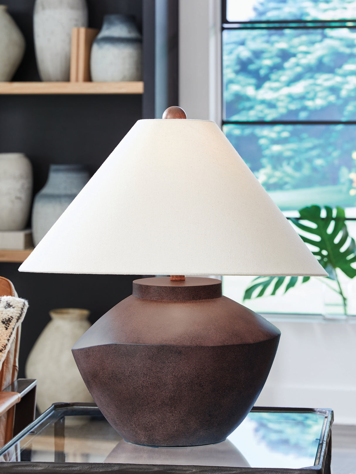 Furniture City - MS - Ashley Furniture - Honsworth Lighting - Poly Table Lamp (1/CN) / Antique Brown - L235994
