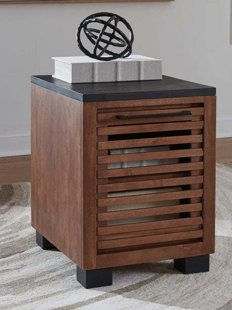 Furniture City - MS - Ashley Furniture - Kallari Chairside End Table - Chair Side End Table / Warm Brown/Black - T737-7