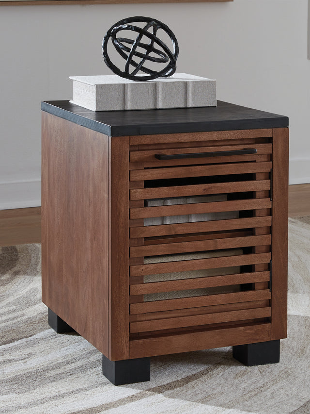 Furniture City - MS - Ashley Furniture - Kallari Chairside End Table - Chair Side End Table / Warm Brown/Black - T737-7