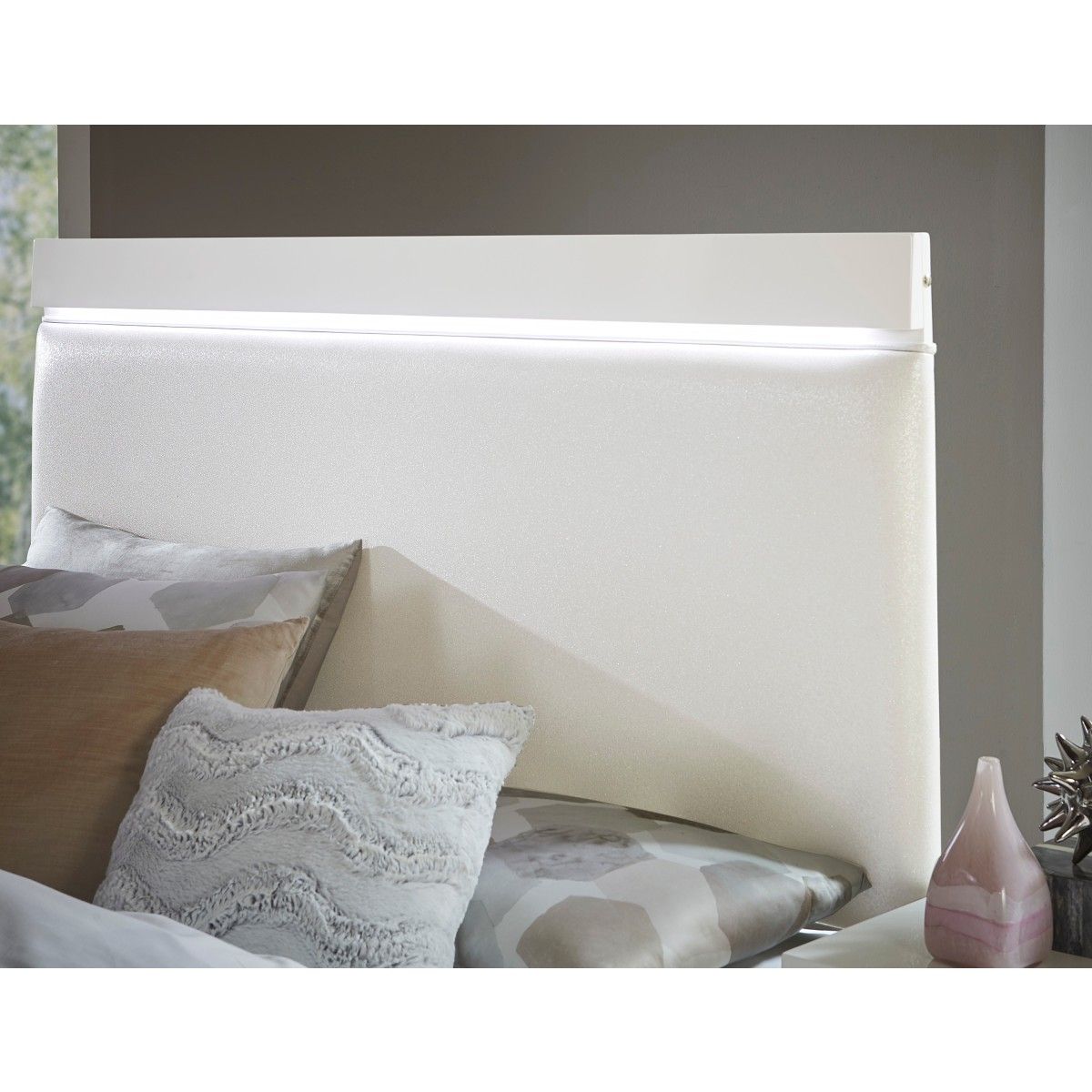 Kerren - Bed With LED Lighting